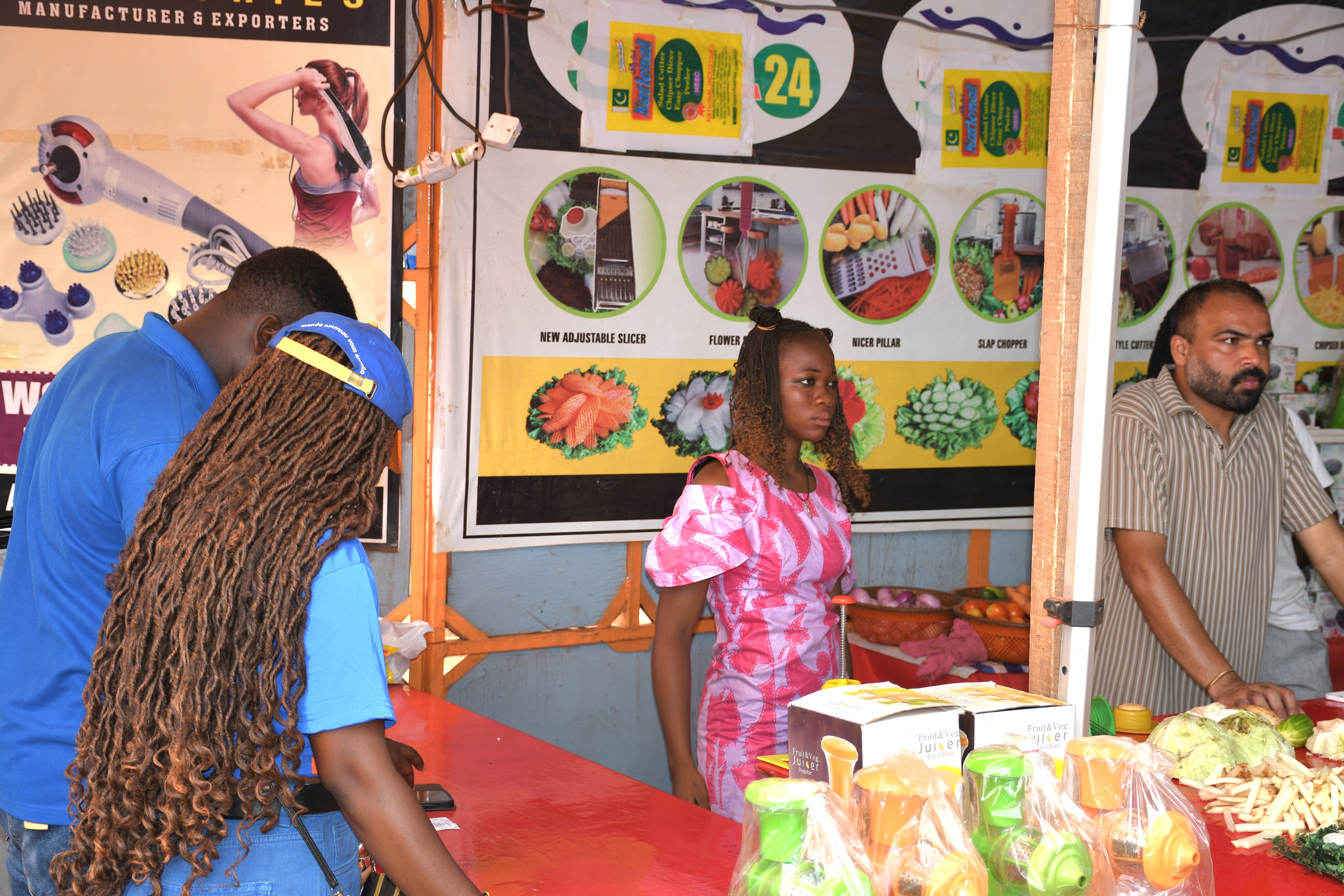 Les agents mobiles de Moov Africa à la rencontre des festivaliers pour proposer des services de proximité