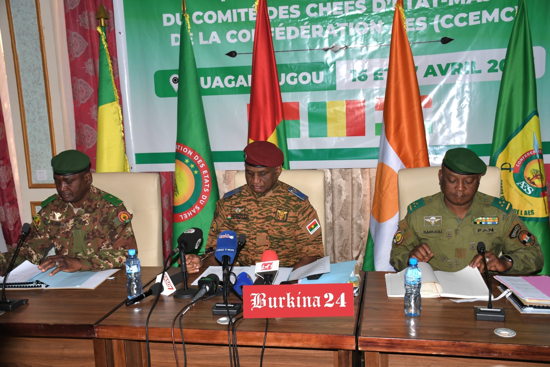 les Chefs d’État-Major du Burkina Faso, du Mali et du Niger à Ouagadougou