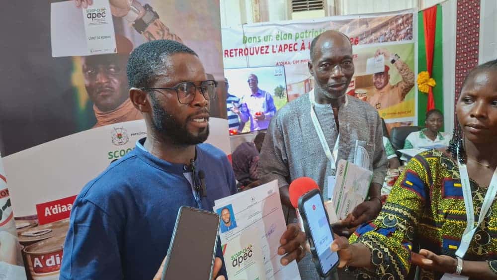 Harouna Belem, nouveau souscripteur, venu témoigner de sa confiance envers les projets de l'APEC.