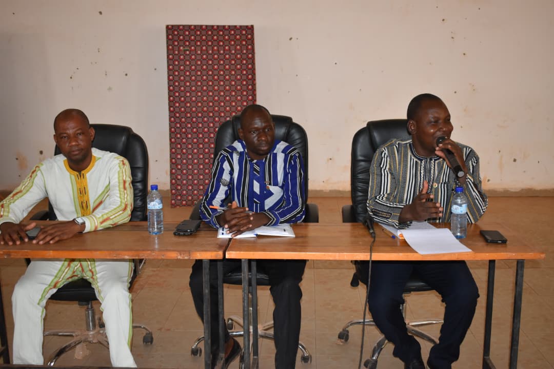 Échanges entre les conférenciers et les populations du Sourou