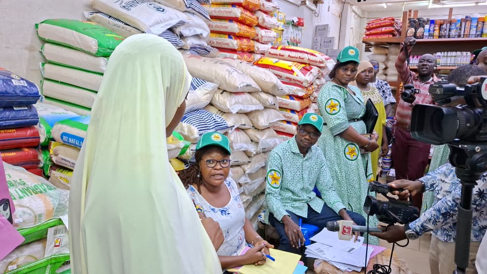 une équipe de contrôle en pleine mission à Ouagadougou.