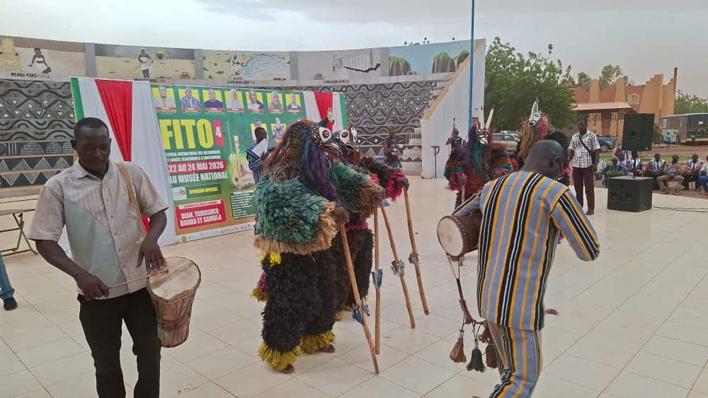 Les troupes traditionnelles rivalisent de pas de danse pour magnifier le patrimoine culturel