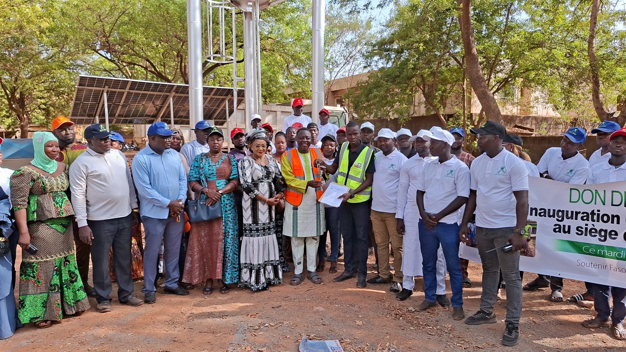 Un forage de plus de 10 millions de FCFA offert par Boubacar Kafando pour accélérer les travaux.