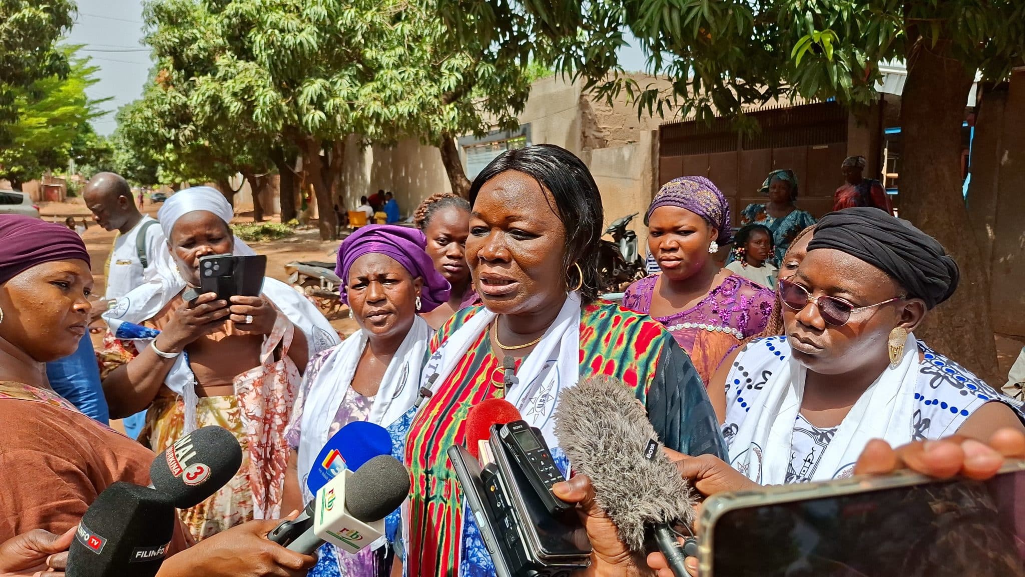 Solange Traoré/Somé, présidente de l'Union des Femmes Battantes (UFB), dans les locaux de l'association