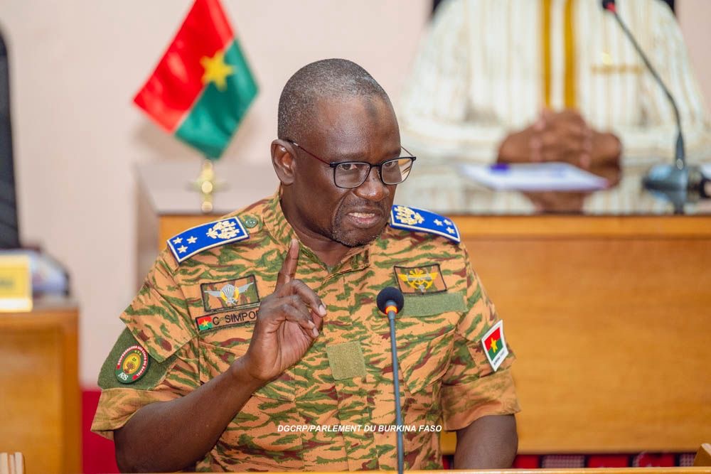 Ministre d’État, ministre de la Guerre et de la Défense patriotique, le Général de division Célestin Simporé