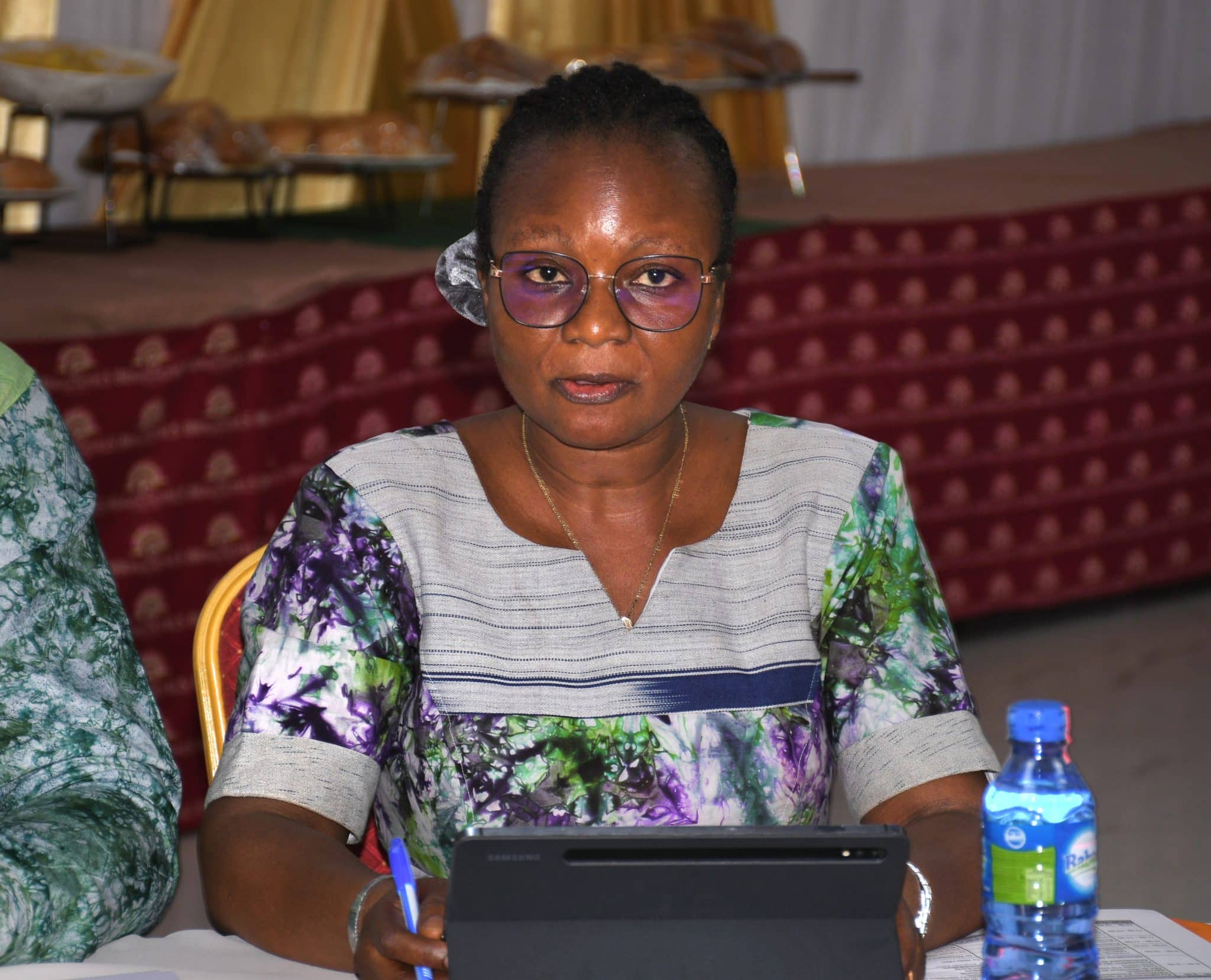 Le Dr Estelle Bambara, Directrice de la nutrition, soulignant l'importance de la souveraineté nutritionnelle pour le Burkina Faso