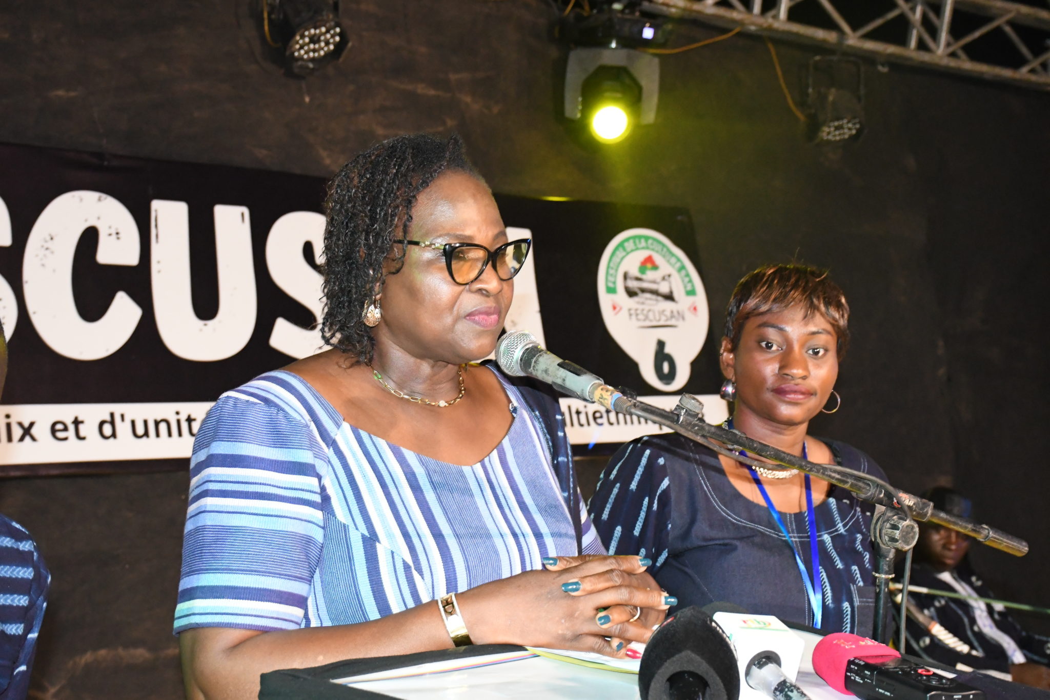 Yelli Marguerite Doannio née Sou, représentant le Ministre en charge de la Culture,