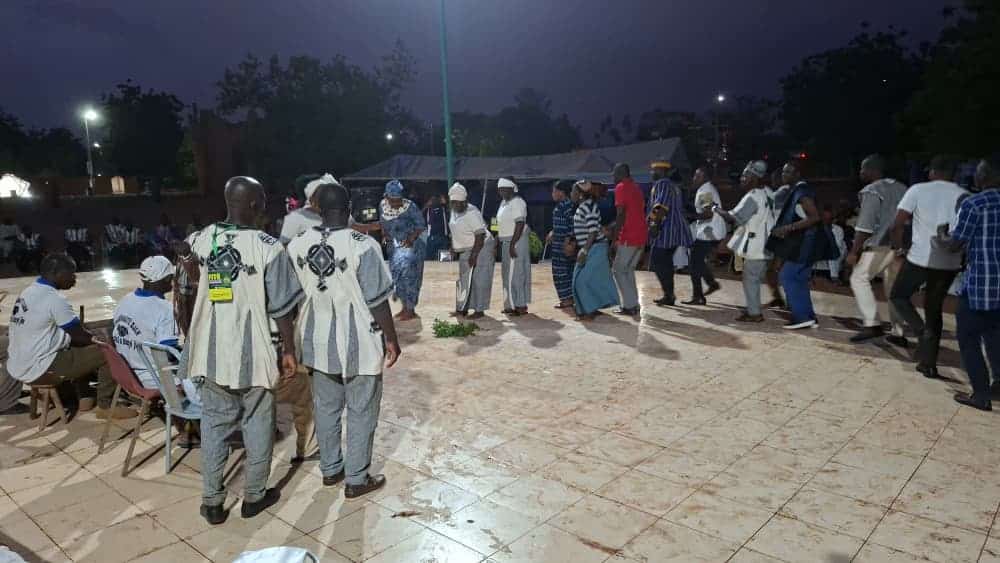 Prestation de la communauté Djan et les vibrations sacrées du balafon ancestral.