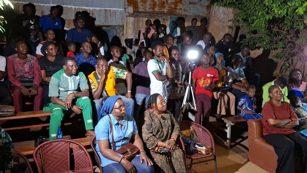 Parents, amis et passionnés d'humour ont pris d'assaut les gradins du Théâtre de l'Aube pour cette soirée de restitution