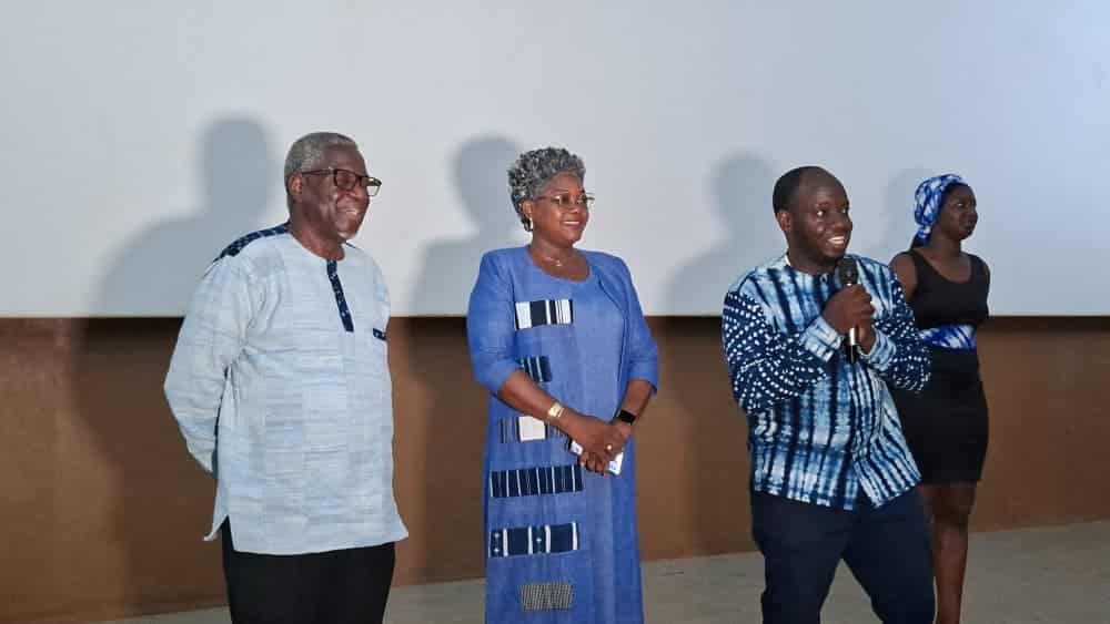 De gauche à droite : Serge Armel Sawadogo (réalisateur), Georgette Paré (interprète de la Présidente) et Prosper Kampaoré (interprète du père de la Présidente)