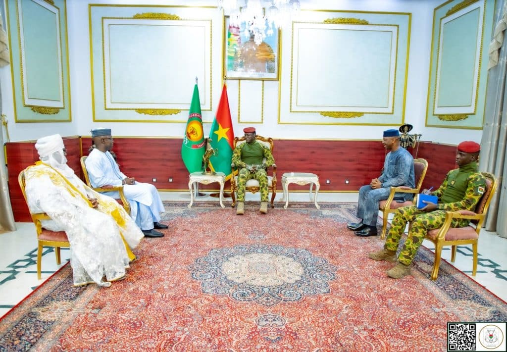 Les présidents des parlements des pays de la Confédération AES à l’écoute du Capitaine Ibrahim TRAORÉ