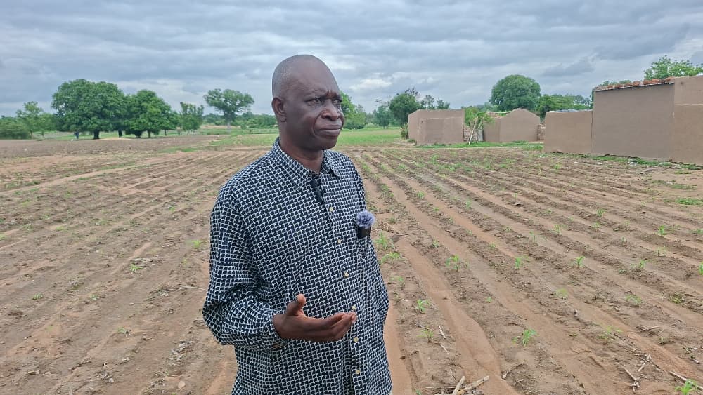 Blâmi Diallo, point focal du PIDACC à la DGREH, expliquant les enjeux stratégiques de la résilience climatique. © Burkina 24