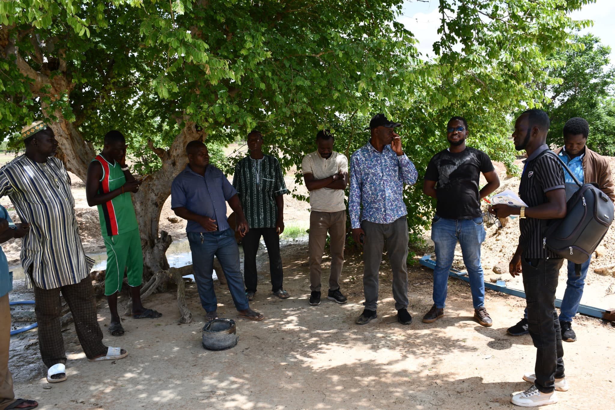 L'équipe de supervision du PIDACC/BN en discussion avec le comité de gestion dans le Nakambé, en juillet 2026. @Burkina 24