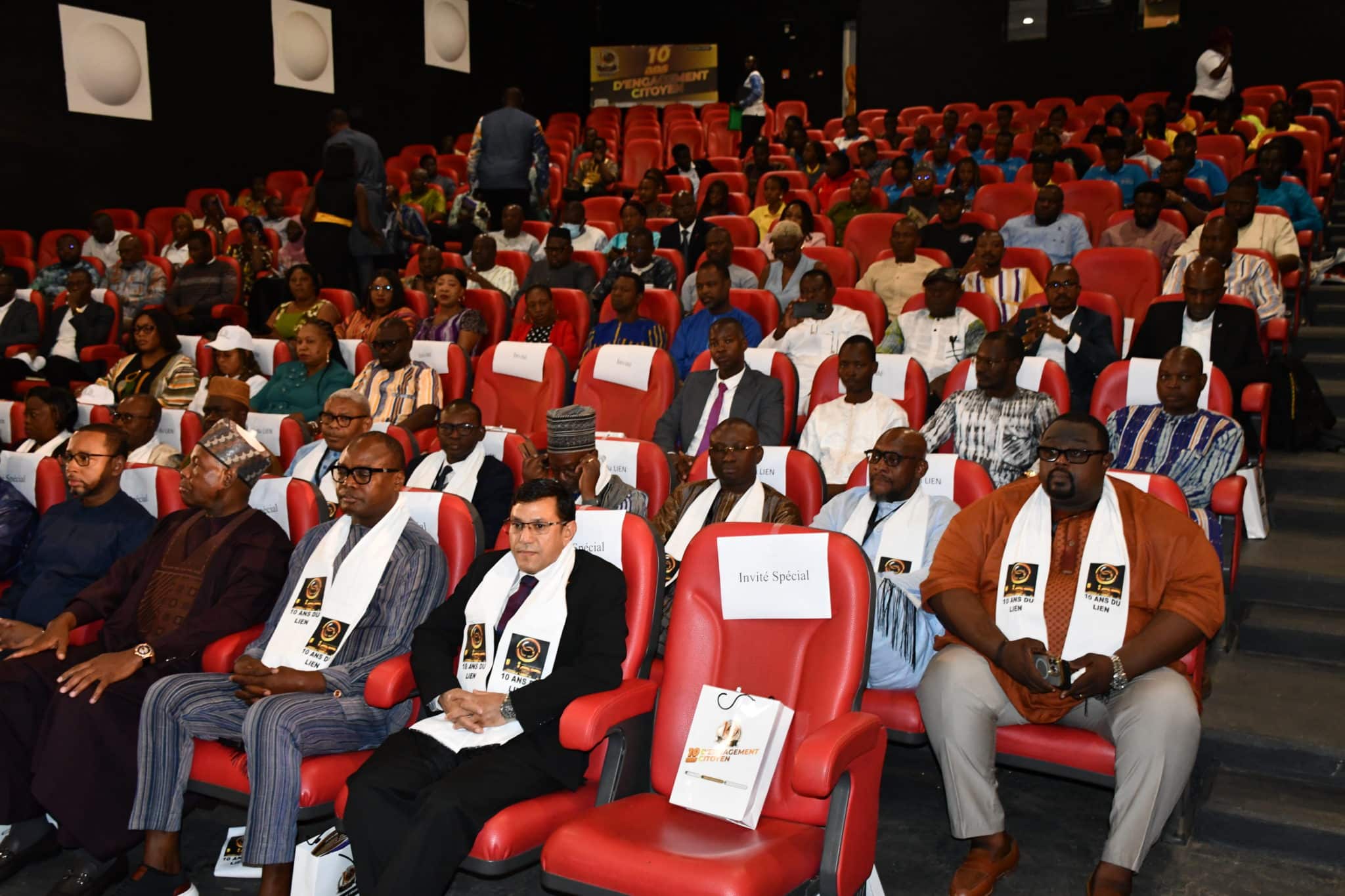 cérémonie d'ouverture des 72 heures de l'Association LE LIEN au Centre Culturel du Faso à Ouagadougou.