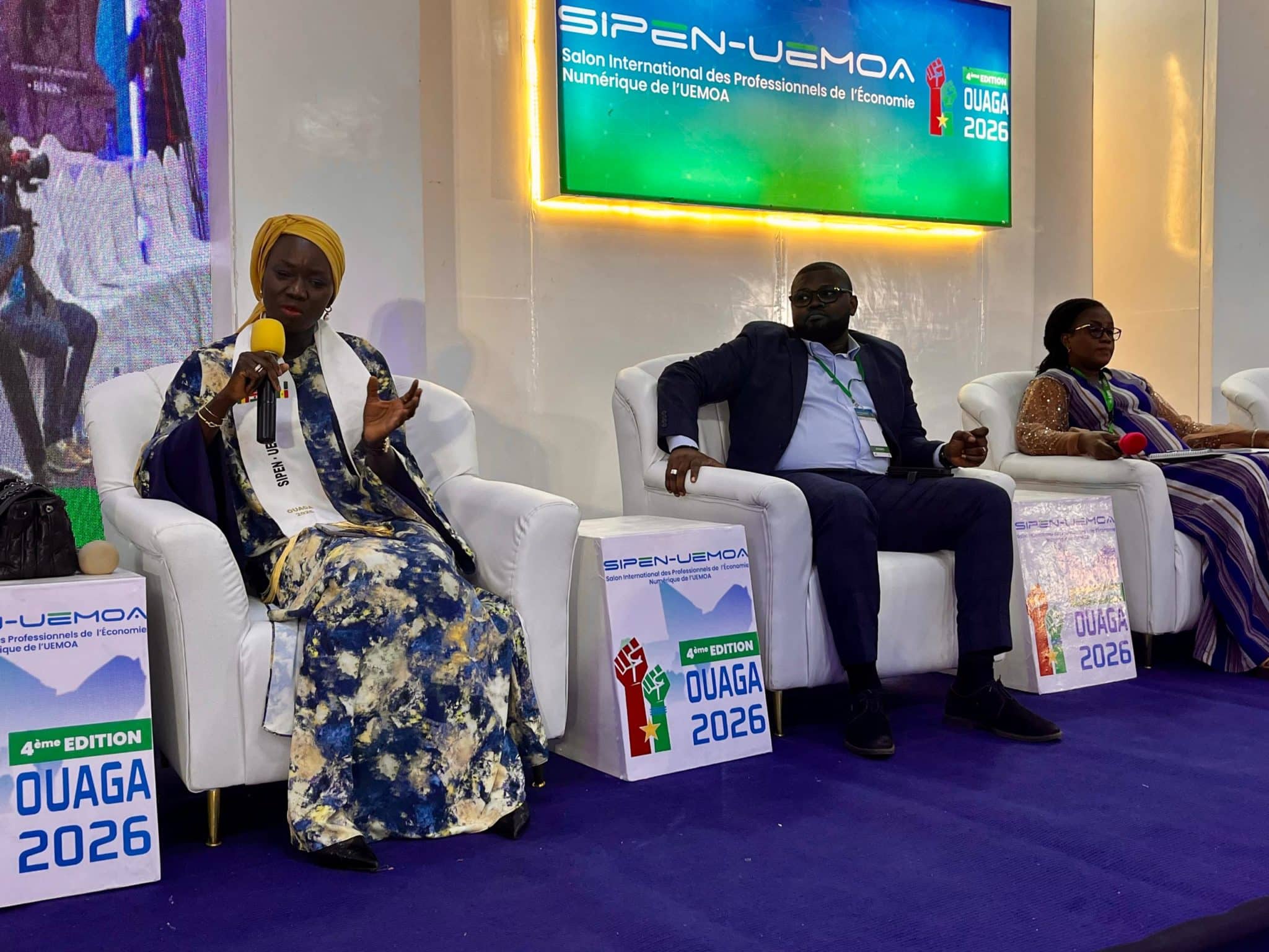 Awa Gueye, Directrice Régionale des Politiques Publiques chez Wave Mobile Money lors de son intervention