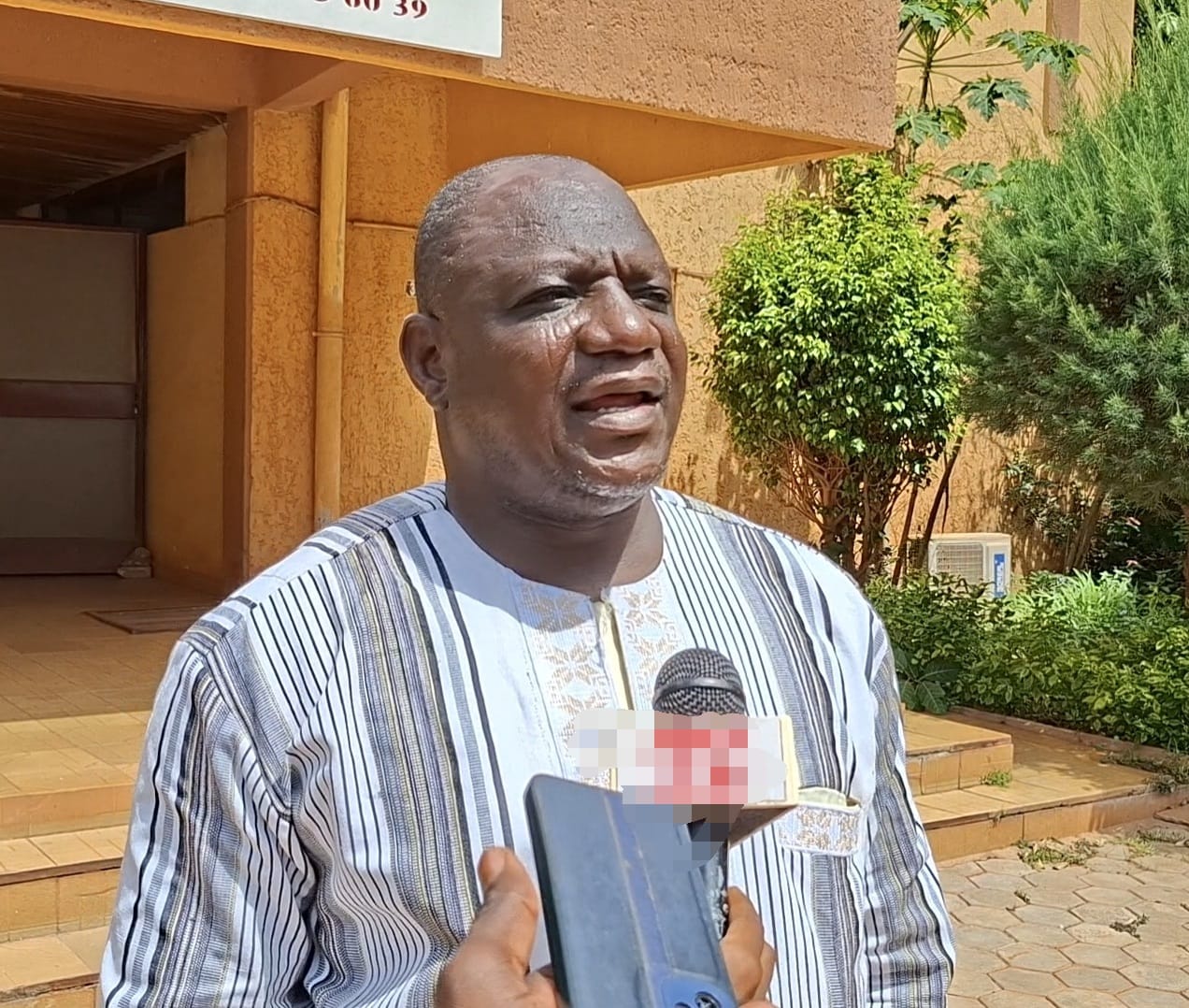 Moussa Sawadogo dit Éric, Président de la Délégation Spéciale (PDS) de la commune de Sebba, participant aux travaux de l'atelier.