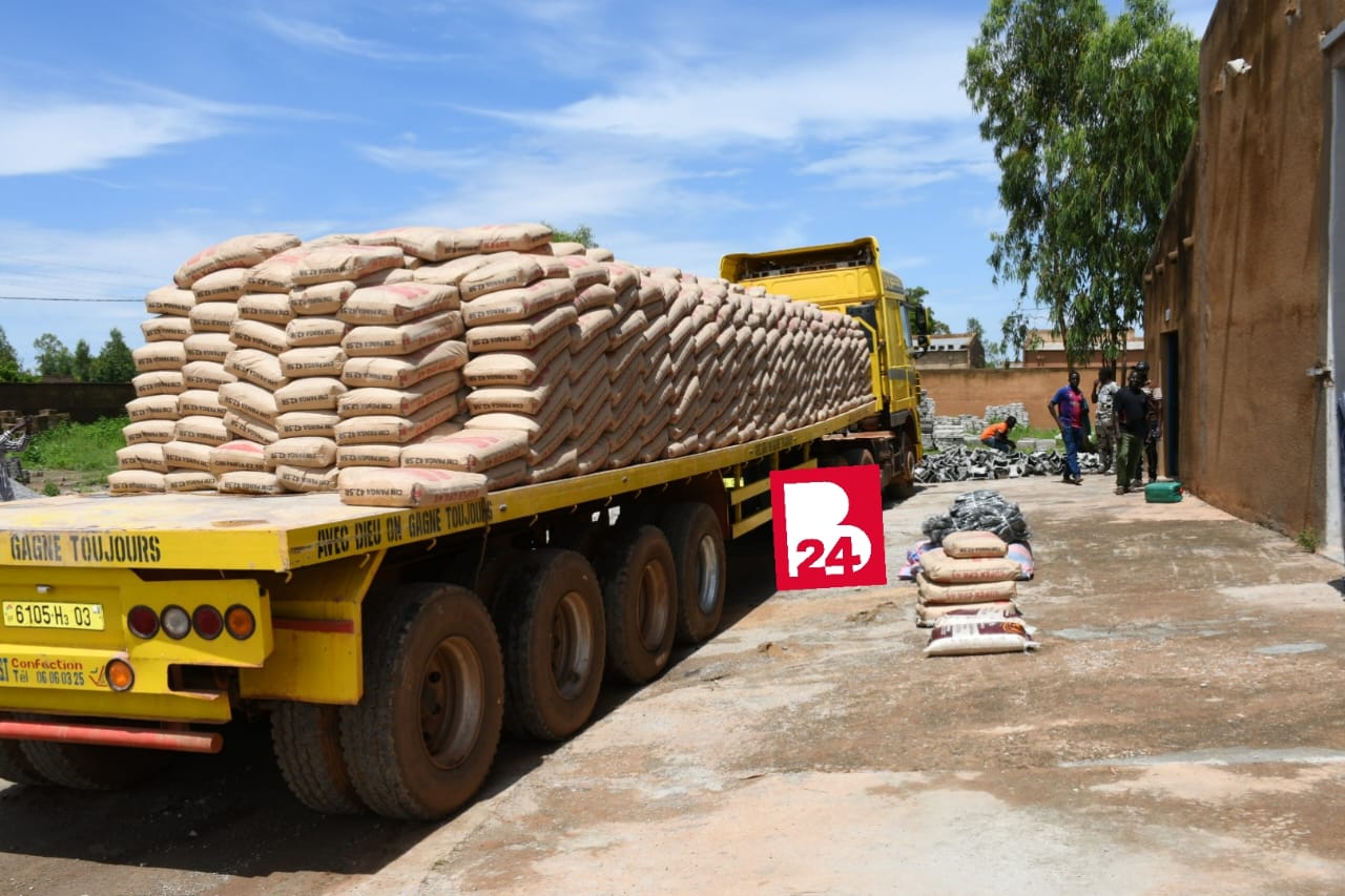 100 tonnes de ciment, des tenues militaires et des 25 tonnes de riz à la coordination régionale de Faso Mêbo à Ziniaré