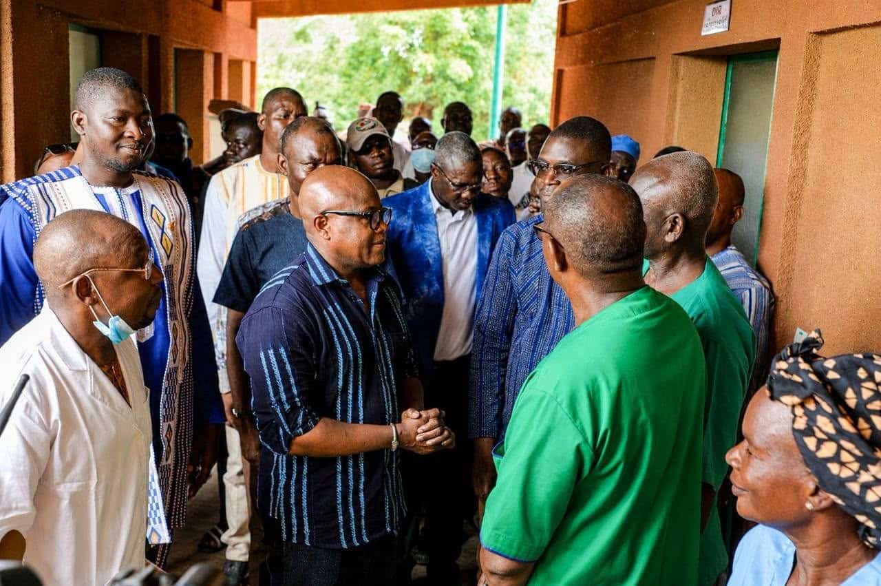 Le ministre Kargougou en visite au CMA et au district sanitaire de Tougan