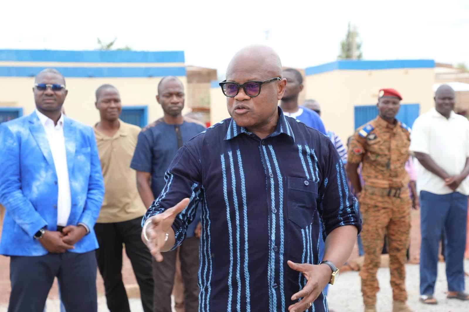 Le ministre Kargougou en visite de terrain à Tougan pour soutenir les forces combattantes du Sourou