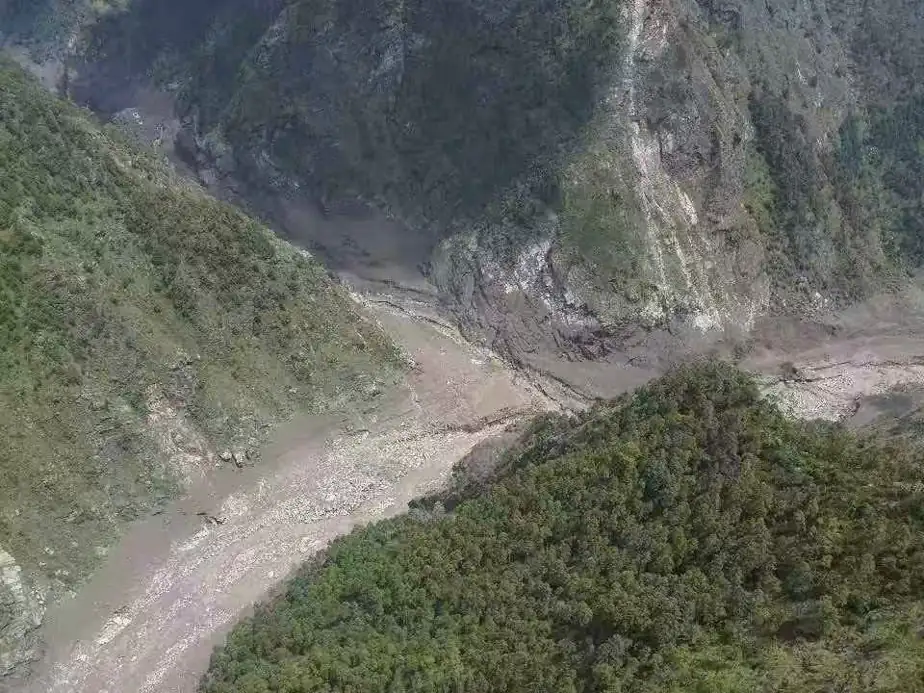 Avalanche de boue au Népal et au Tibet