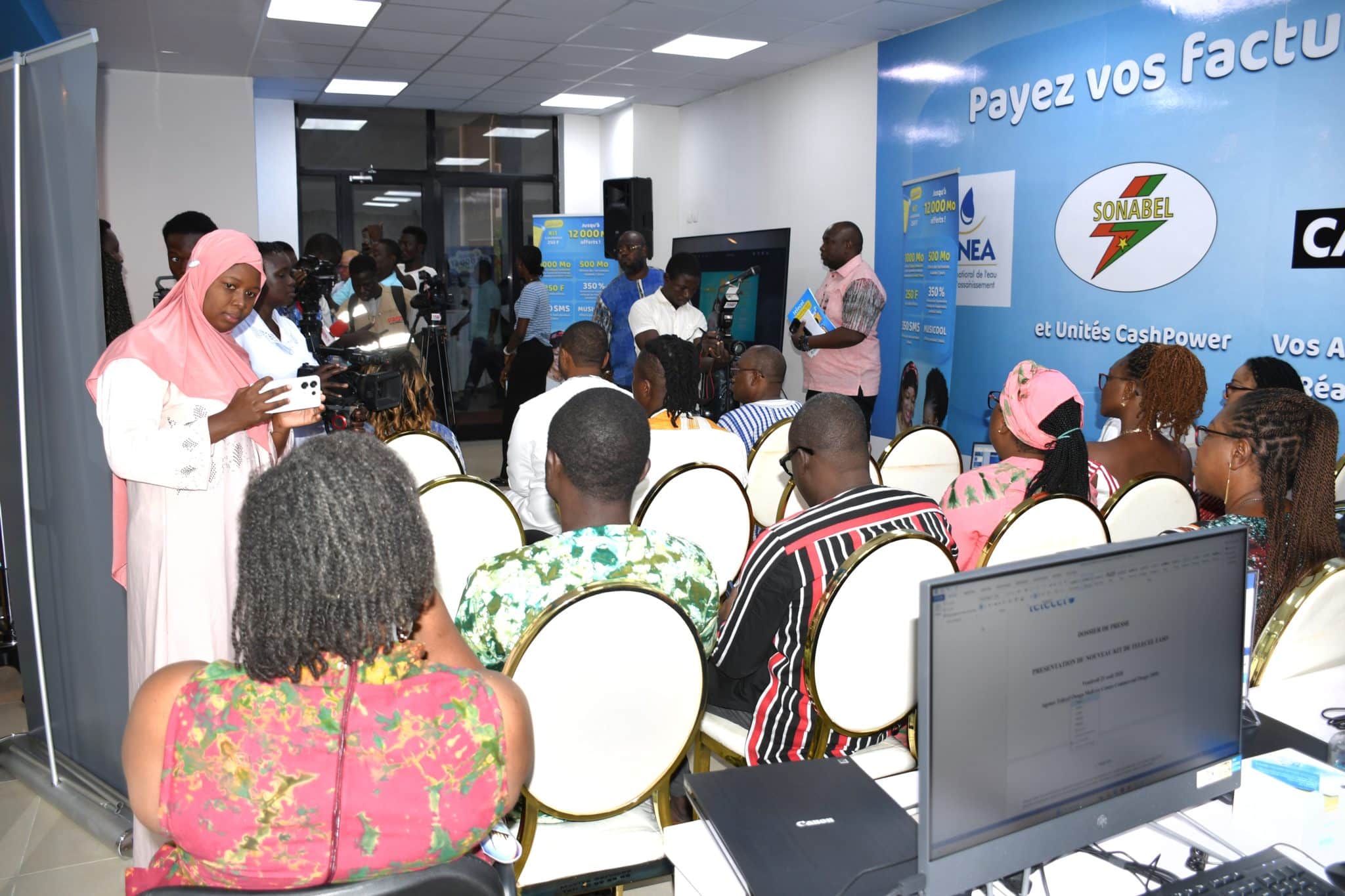 Nabaloum Seydou, Chef de Service Marketing de Telecel Faso, lors de la présentation officielle de la nouvelle offre commerciale
