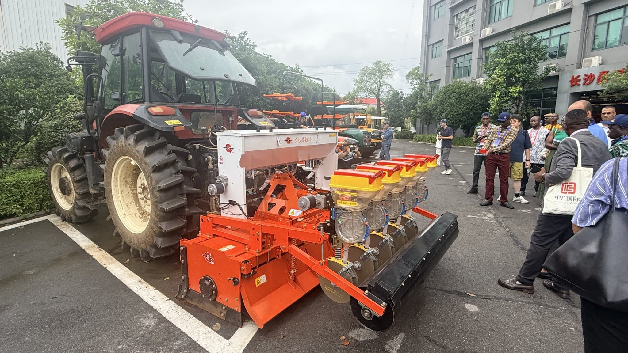La Changsha Sunlight Agricultural Machinery en Chine est spécialisée dans la fabrication de machines agricoles
