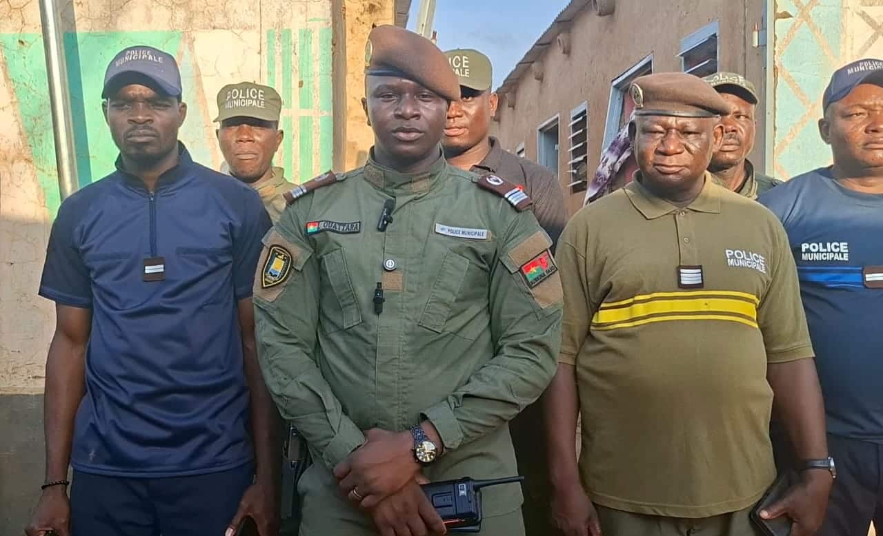 L'inspecteur de police municipale Issouf Ouattara, directeur général adjoint, sur les lieux de l'opération