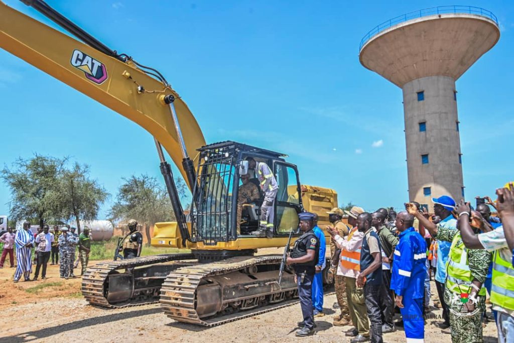 « Dix mois, c’est trop » : Le Commandant Ismaël Sombié exige la mise en eau potable de Fada N’Gourma pour avril 2027