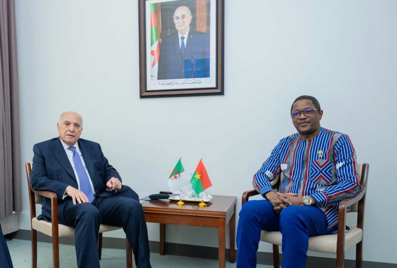 ministre des Affaires étrangères de l'Algérie, S.E.M Ahmed ATTAF