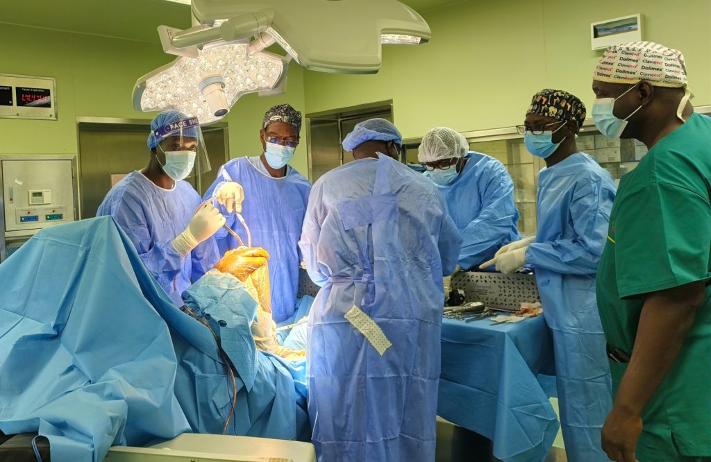Prothèse du genou : À Tengandogo, la souveraineté sanitaire se remet debout