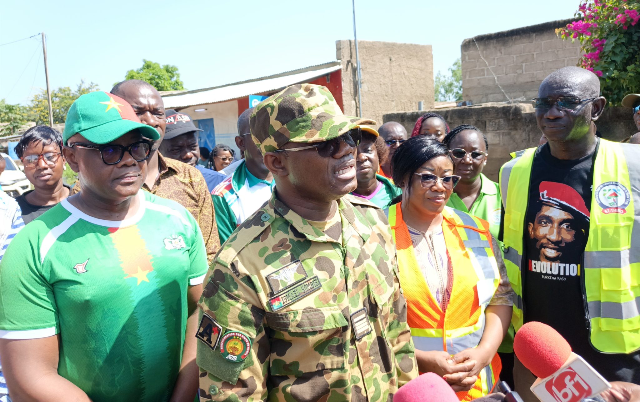 Le ministre d’État, ministre en charge de l'agriculture le commandant Ismaël Sombié