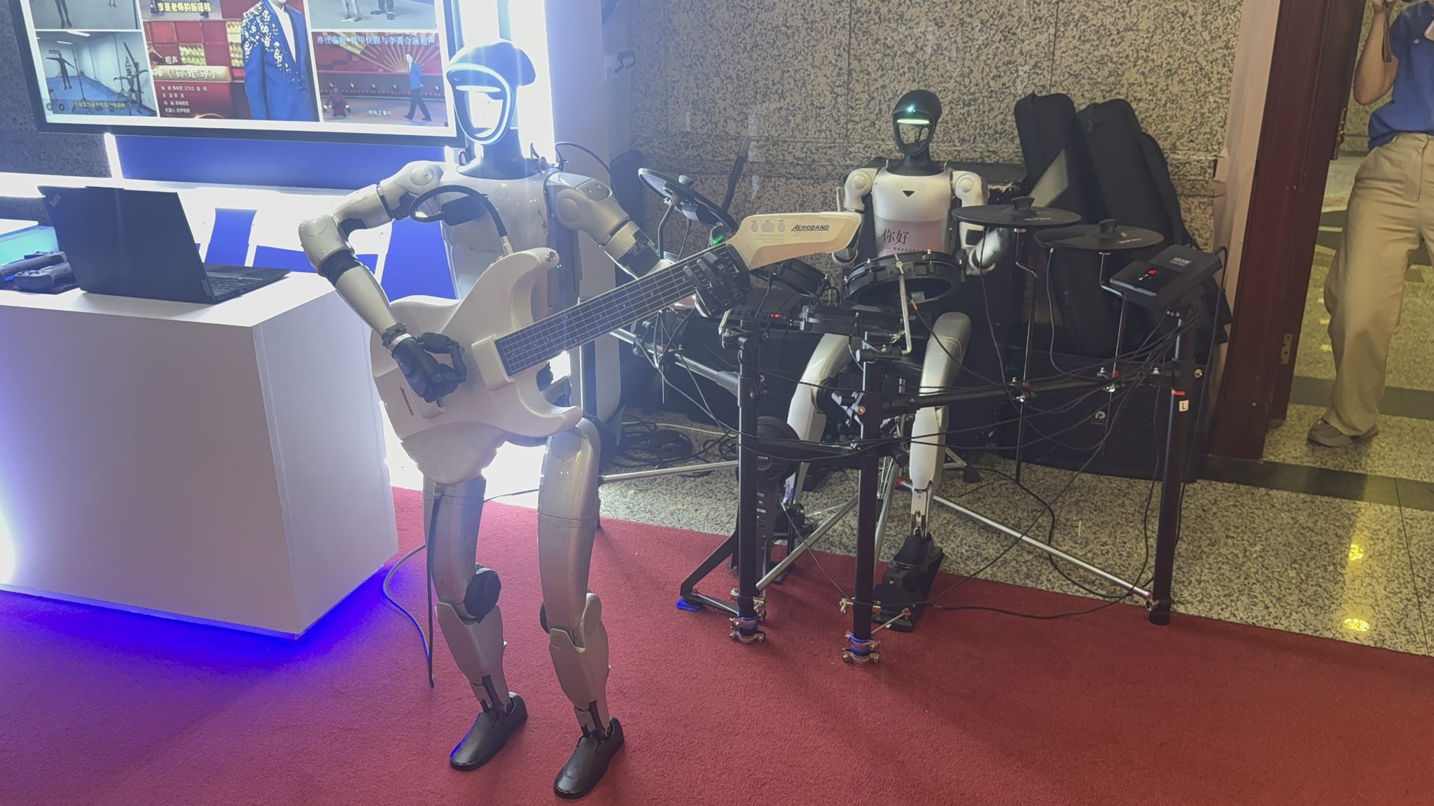 Des robots s'essayant à la musique vus en Chine