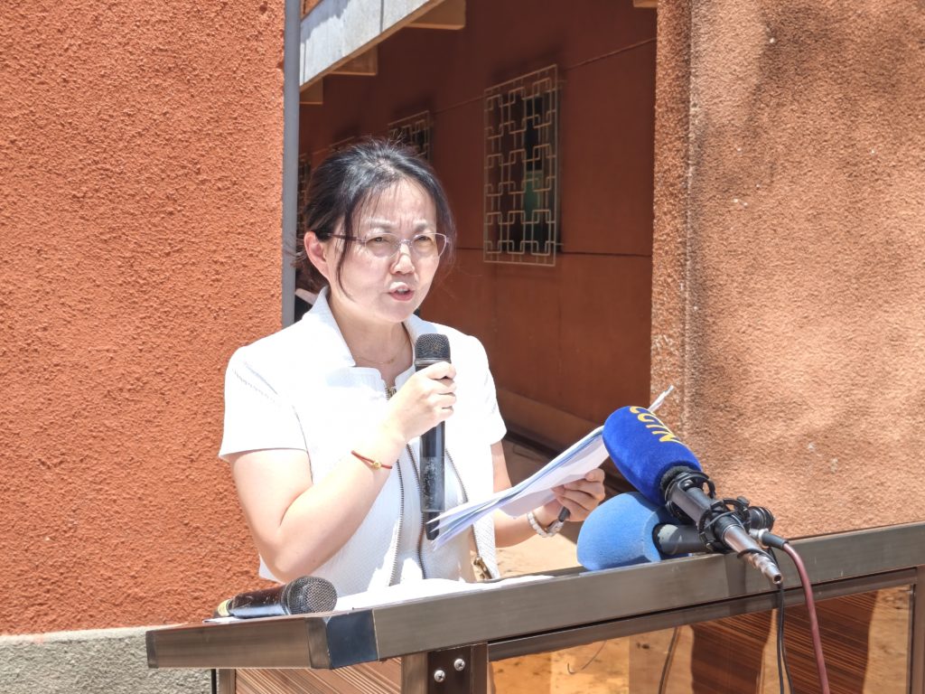 Li Qi, conseillère ministre et représentante de l'ambassadeur de la République populaire de Chine