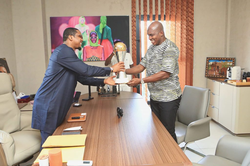 Coopération sportive : L’ambassadeur pour le sport Charles Kaboré chez Samuel Eto’o