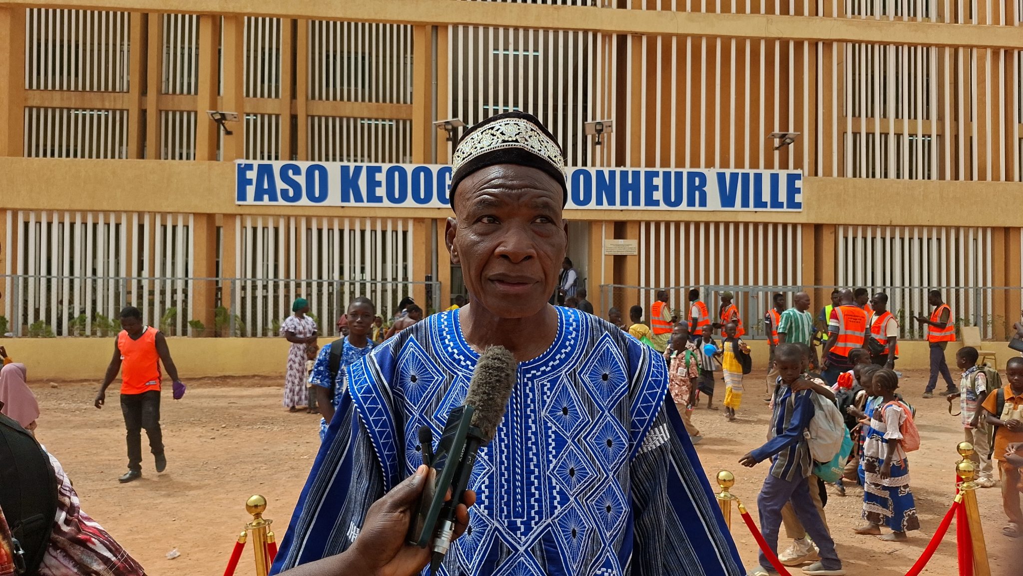 Gueswendé Constant Zoungrana, responsable de PRESSIMEX-SOMETA SARL, lors de l'inauguration du complexe scolaire KEOOGO de Bonheur-Ville.