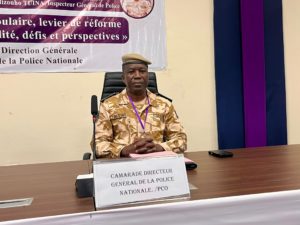 Le directeur général de la police nationale, l'inspecteur général de police Thierry Dofizouho Tuina,